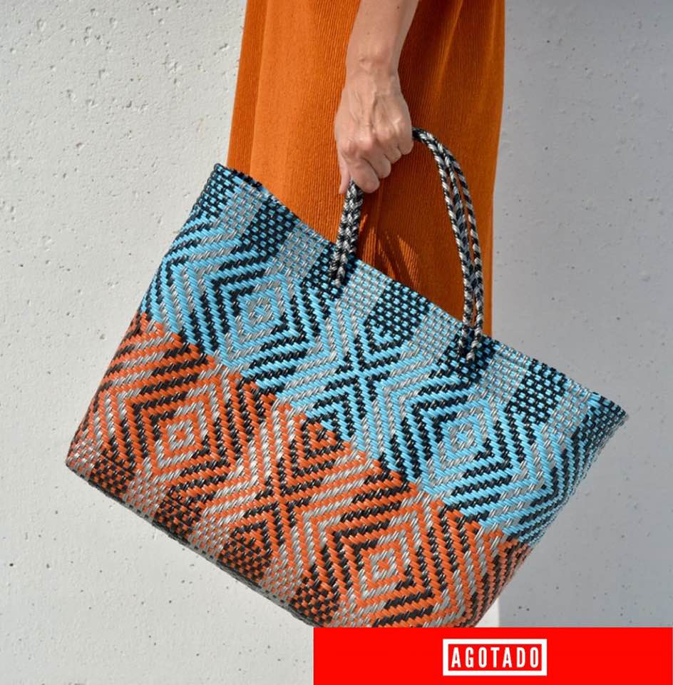 BOLSA GRANDE 'HYPNOTIC' FRANJAS AZUL CLARO & NARANJA