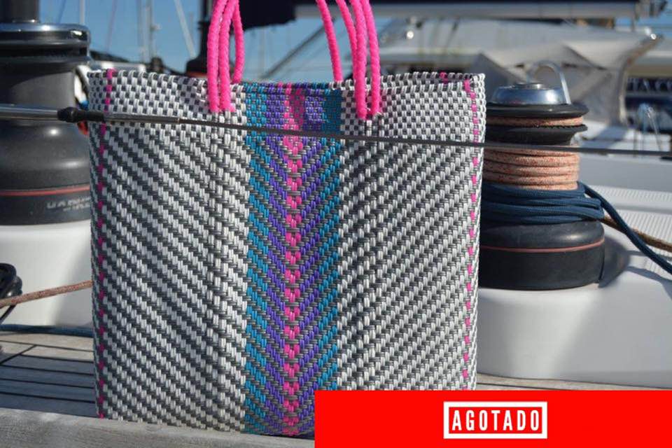 BOLSA MEDIANA 'ESPIGA' BLANCO/PLATA & ASAS FUCSIA NEÓN