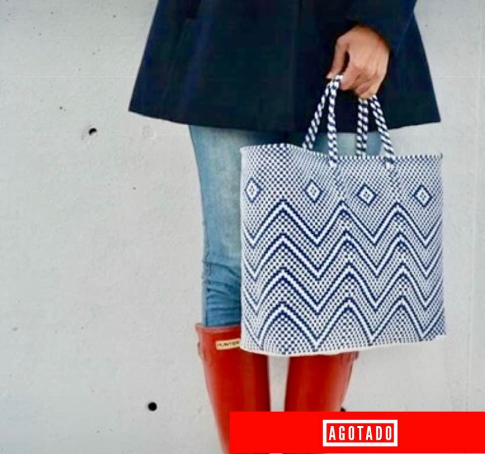 BOLSA MEDIANA 'ZIG-ZAG' AZUL/BLANCO