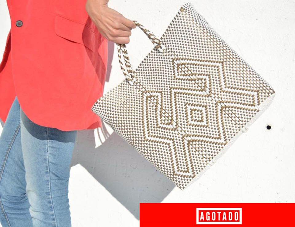 BOLSA MEDIANA 'CANGREJO' ORO/BLANCO