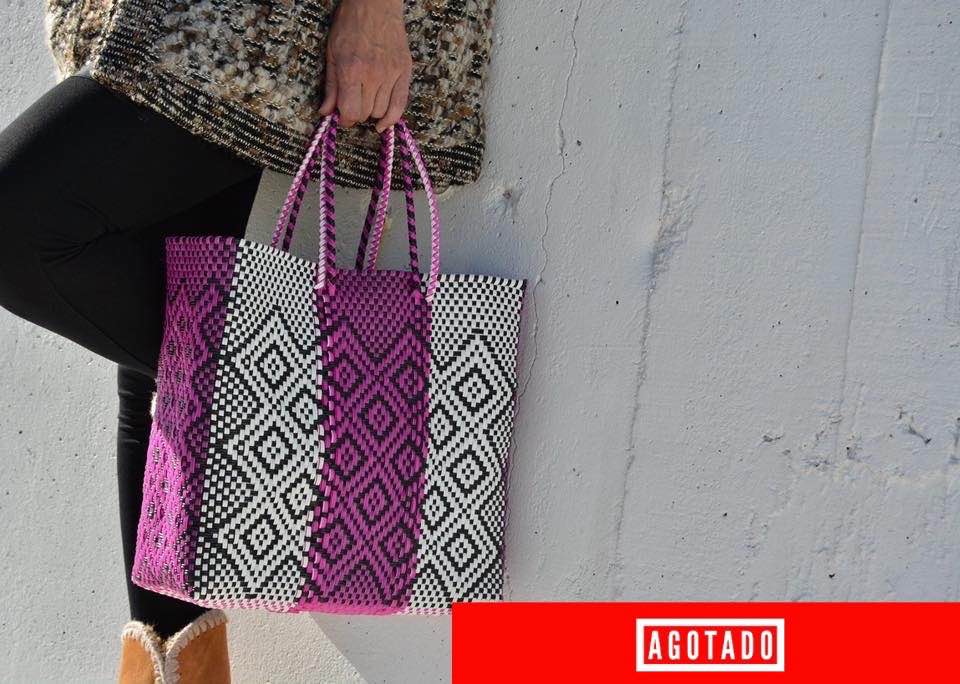 BOLSA MEDIANA  'HONEYCOMB' ROSA FUCSIA/BLANCO