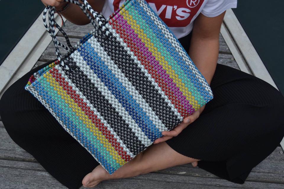 BOLSA MEDIANA 'RAINBOW' MIL RAYAS MULTICOLOR